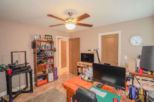 451 James Whitefield Rd, Bethpage, TN 37022