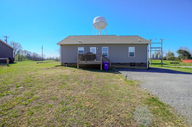 451 James Whitefield Rd, Bethpage, TN 37022