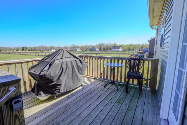 451 James Whitefield Rd, Bethpage, TN 37022