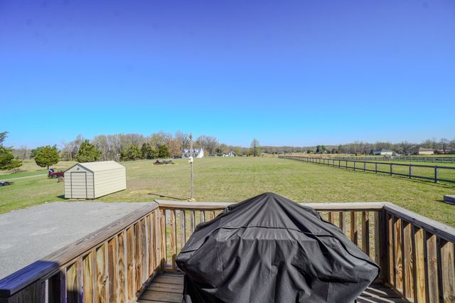 451 James Whitefield Rd, Bethpage, TN 37022