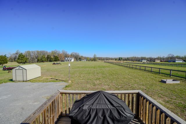 451 James Whitefield Rd, Bethpage, TN 37022