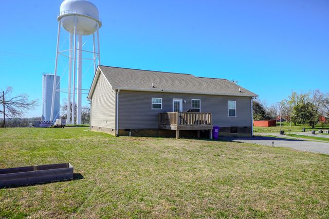 451 James Whitefield Rd, Bethpage, TN 37022