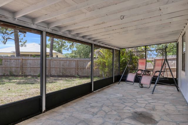 497 Melrose Lane, Sebastian, FL 32958