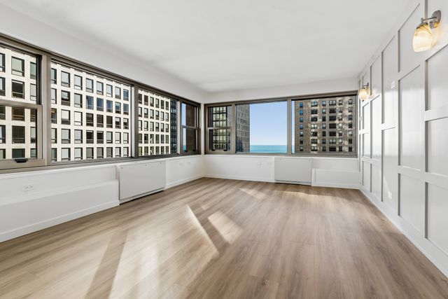247 E Chestnut Street 1601, Chicago, IL 60611
