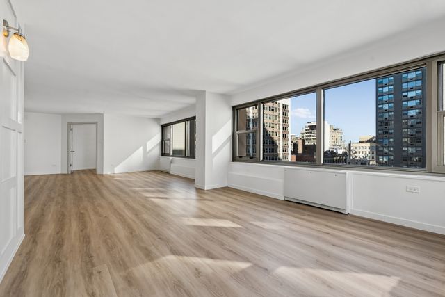 247 E Chestnut Street 1601, Chicago, IL 60611