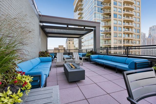 247 E Chestnut Street 1601, Chicago, IL 60611