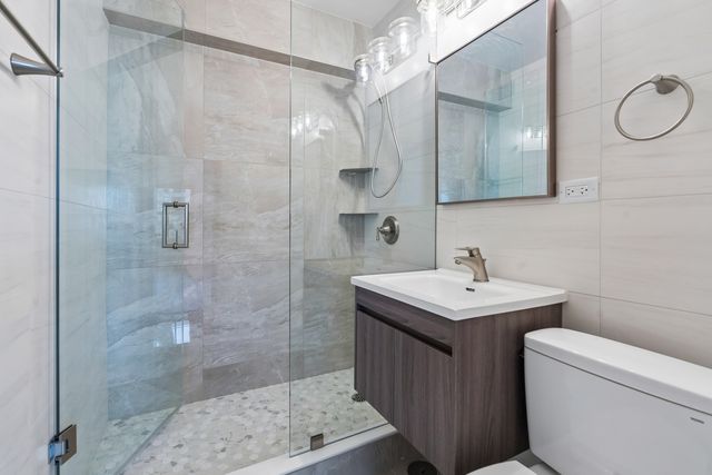 247 E Chestnut Street 1601, Chicago, IL 60611