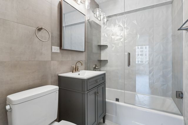 247 E Chestnut Street 1601, Chicago, IL 60611