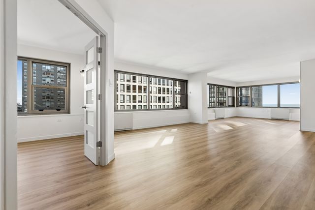 247 E Chestnut Street 1601, Chicago, IL 60611