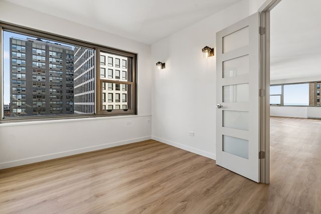 247 E Chestnut Street 1601, Chicago, IL 60611