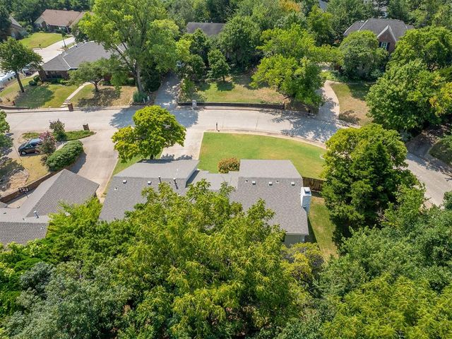 711 Sunny Brook Drive, Edmond, OK 73034