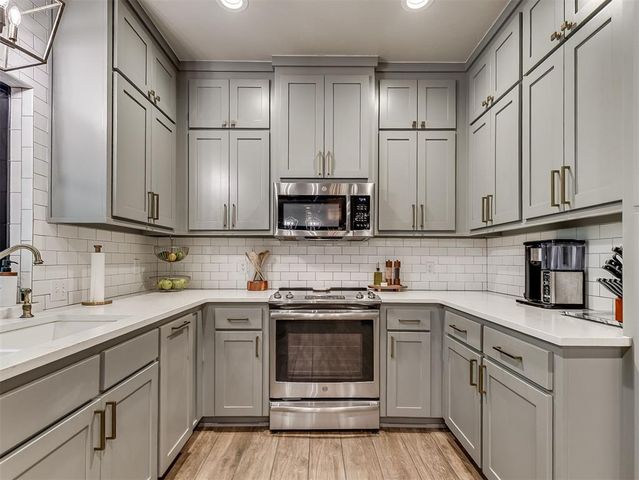711 Sunny Brook Drive, Edmond, OK 73034