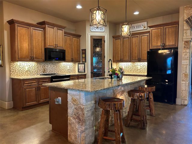 304 Bluestem CV, Georgetown, TX 78633
