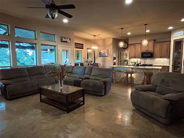 304 Bluestem CV, Georgetown, TX 78633