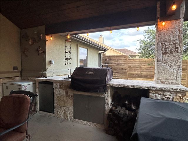 304 Bluestem CV, Georgetown, TX 78633