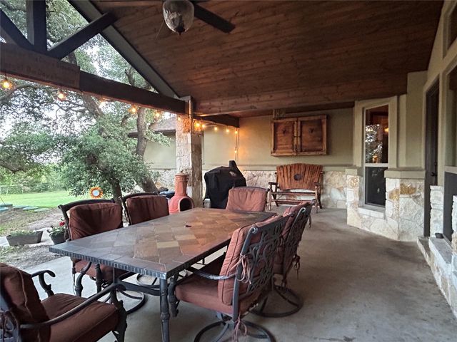 304 Bluestem CV, Georgetown, TX 78633