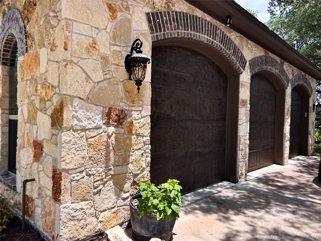 304 Bluestem CV, Georgetown, TX 78633