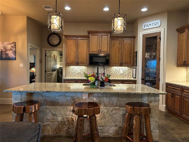 304 Bluestem CV, Georgetown, TX 78633