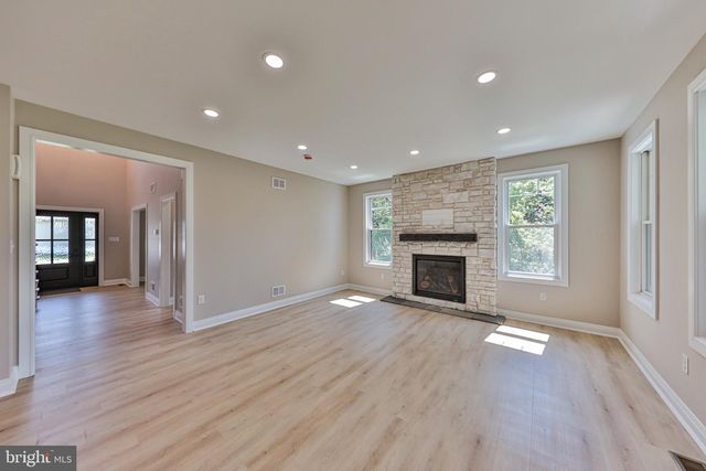 4740 HILLCREST LN, Whitehall, PA 18052