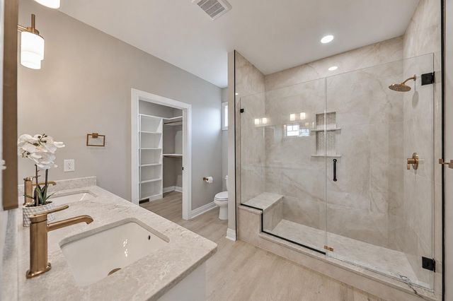 4740 HILLCREST LN, Whitehall, PA 18052