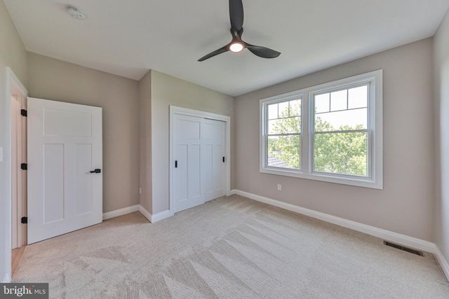 4740 HILLCREST LN, Whitehall, PA 18052