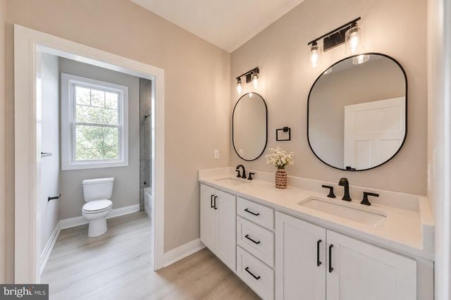 4740 HILLCREST LN, Whitehall, PA 18052