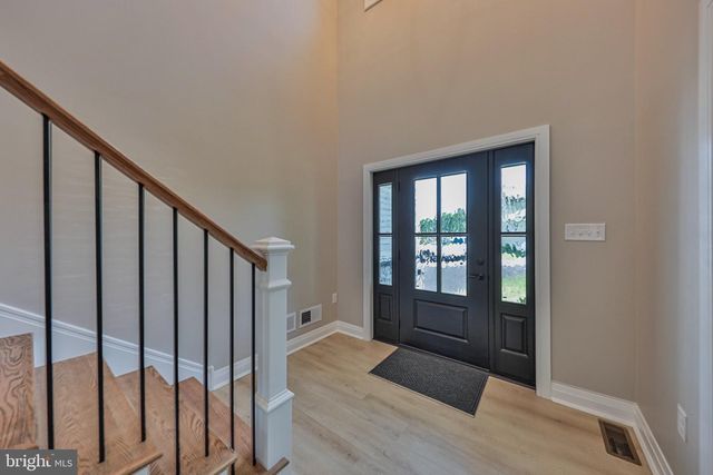 4740 HILLCREST LN, Whitehall, PA 18052