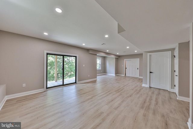 4740 HILLCREST LN, Whitehall, PA 18052
