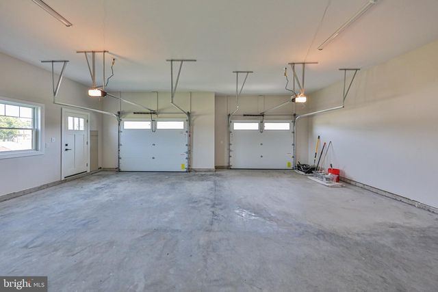 4740 HILLCREST LN, Whitehall, PA 18052