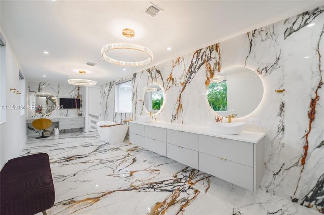 13600 SW 67th Ave, Palmetto Bay, FL 33158