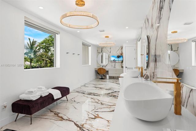 13600 SW 67th Ave, Palmetto Bay, FL 33158