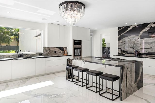 13600 SW 67th Ave, Palmetto Bay, FL 33158