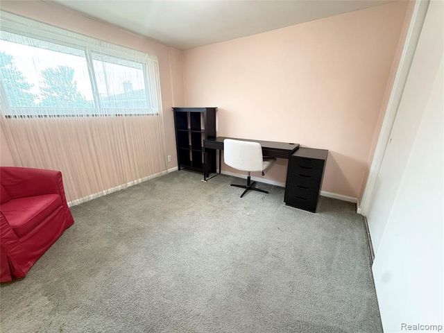 11012 Middlebelt Road, Livonia, MI 48150