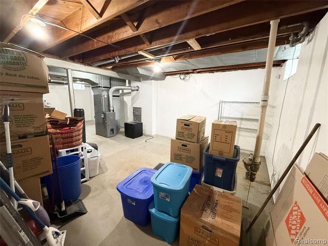 11012 Middlebelt Road, Livonia, MI 48150