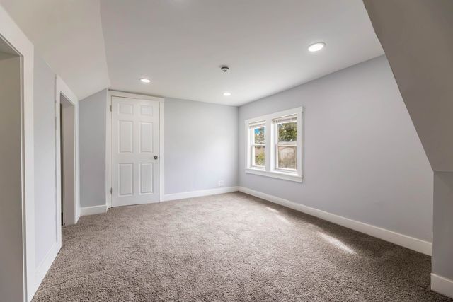 6438 S Hoyne Avenue, Chicago, IL 60636