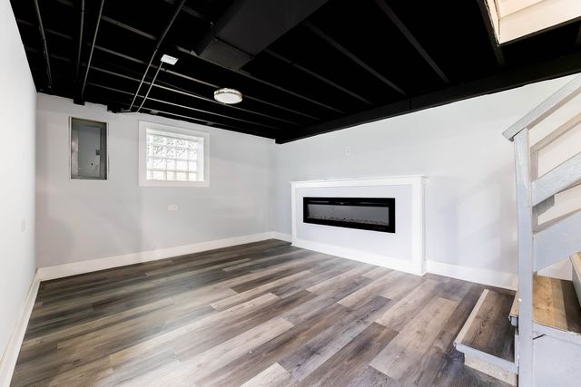 6438 S Hoyne Avenue, Chicago, IL 60636