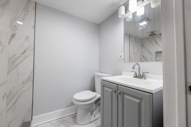6438 S Hoyne Avenue, Chicago, IL 60636