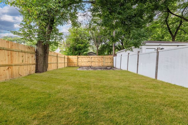 6438 S Hoyne Avenue, Chicago, IL 60636