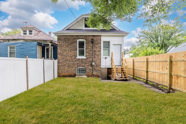 6438 S Hoyne Avenue, Chicago, IL 60636