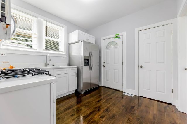 6438 S Hoyne Avenue, Chicago, IL 60636