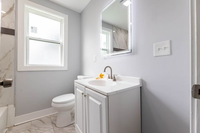 6438 S Hoyne Avenue, Chicago, IL 60636