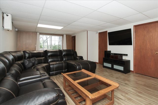 39W609 Lori Lane, Elgin, IL 60124