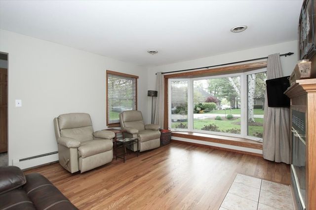 39W609 Lori Lane, Elgin, IL 60124