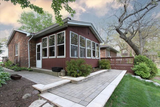 39W609 Lori Lane, Elgin, IL 60124