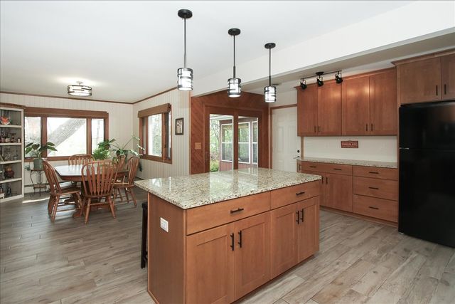 39W609 Lori Lane, Elgin, IL 60124