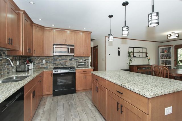 39W609 Lori Lane, Elgin, IL 60124