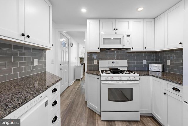 200 N 17TH ST, Surf City, NJ 08008