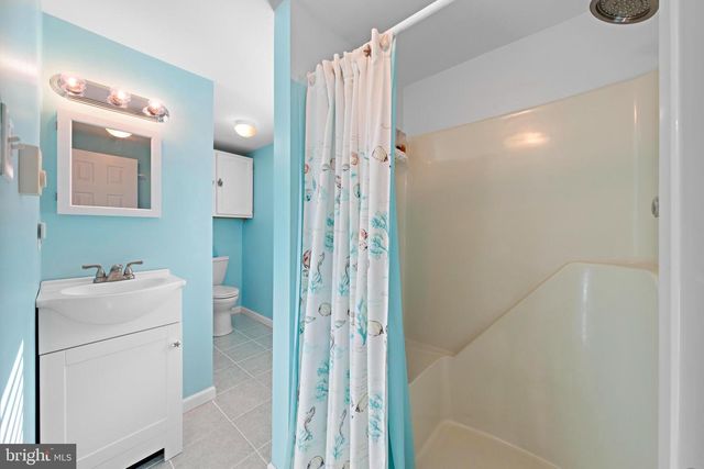 200 N 17TH ST, Surf City, NJ 08008