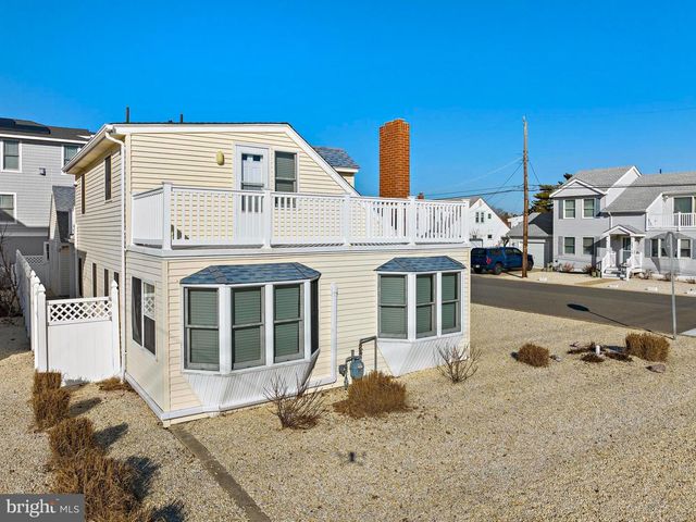 200 N 17TH ST, Surf City, NJ 08008