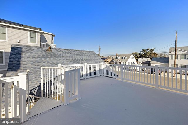 200 N 17TH ST, Surf City, NJ 08008